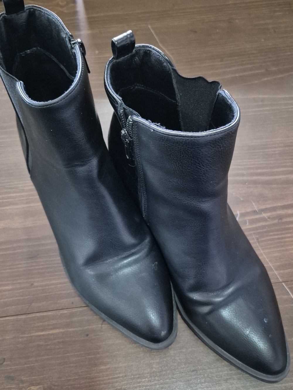 Source Unknown Black Pointed Toe Ankle Booties